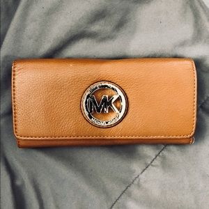 Michael kors wallet